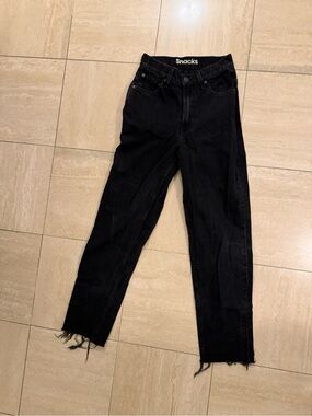 MOTHER High-Rise Black Straight-Leg Jeans with Raw Hem